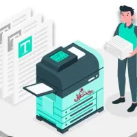 همکار خانم جوان آشنا به کامپیوتر