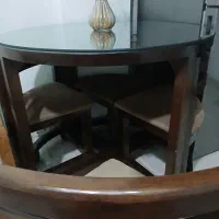 میز ناهارخوری پیتزایی ۴ نفره همراه باشیشه روی میز