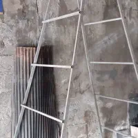 نردبان دو پایه فلزی