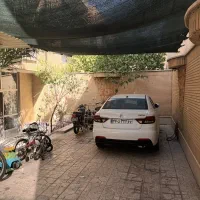 130-متر-2-خواب-با-حیاط-اختصاصی-40-متری-راه-جدا