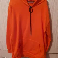 تعدادی لباس در حد نو