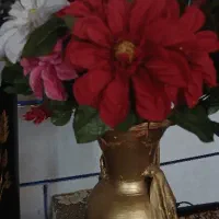 تعدادی گل مصنوعی|گل مصنوعی|یاسوج, |دیوار