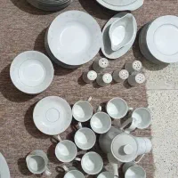 سرویس ۱۲ نفره دلوکس چین قدمت دار و تمیز با کسری|ظروف سرو و پذیرایی|تهران, زنجان جنوبی|دیوار