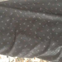 یک چادر رنگی زمینه مشگی به فروش میرسد