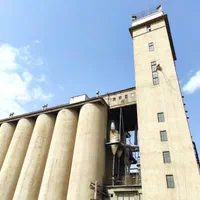 فلاشینگ سردرب کار در ارتفاع با طناب کوهنوردی|خدمات پیشه و مهارت|تبریز, |دیوار