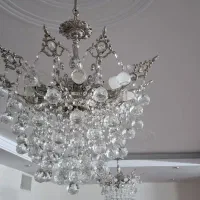 دو عدد لوستر ۱۰ شاخه و یک عدد دیوار کوب