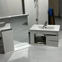 روشویی و آیینه