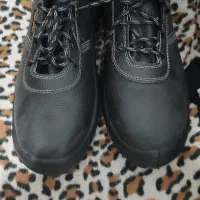 کفش ایمنی|کیف، کفش، کمربند|شیراز, پانصد دستگاه ارتش|دیوار