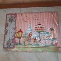 پادری و چوب لباسی و عروسک