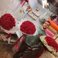 دسته گل رز هلندی کاغذ پیچی روز زن روز مادر|گل و گیاه طبیعی|تهران, ورزشگاه آزادی|دیوار