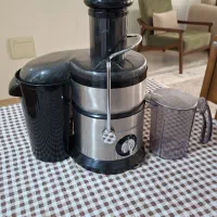 ابمیوه گیری برند بلک اند دکر امریکایی
