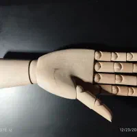 دست و آدمک طراحی چوبی