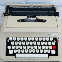 ماشین تایپ کلکسیونی|کلکسیون اشیاء عتیقه|تهران, نیروی هوایی (پیروزی)|دیوار