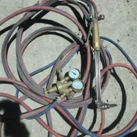 ۲عددمانیمتر . ۲عددسرپیک . لیگلاتور . شیلنگ