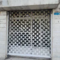 کرکره آهنی قدیمی