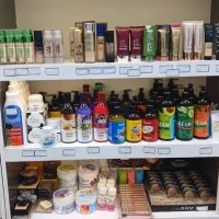 فروش آرایشی با کلیه دکوراسیون و سقف کاذب ....|آرایشی، بهداشتی، درمانی|تایباد, |دیوار