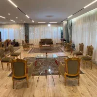 ناهار خوری و مبل در حد نو