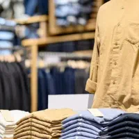 استخدام فروشنده جهت پوشاک