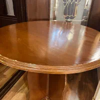 میز گرد چوبی