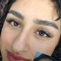 اکستنشن و لیفت و لمینت مژه و ابرو