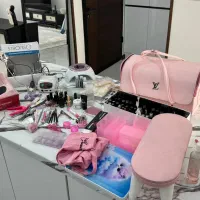 لوازم کاشت ناخن کامل در حد نو