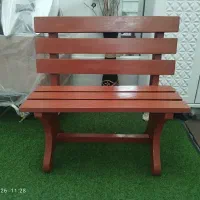 نیمکت چوبی برای گلدان یا آتلیه