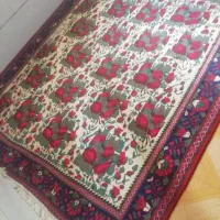 قالی گل سرخ اسفندقه،بسیار زیباوشیک