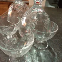 شش بستنی خوری یا قندان