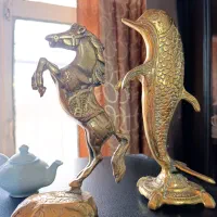 وسایل برنزی و فرش ۱۲متری