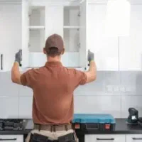 کمد دیواری و کابینت و تعویض ریل و لولا و بازسازی