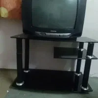 تلویزیون  و  میز تلویزیون