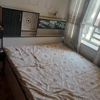 تخت دونفره با تشک و پاتختی