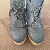 کفش زنونه و مردان