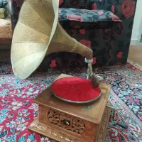 گرامافون کلکسیونی|کلکسیون اشیاء عتیقه|یزد, |دیوار