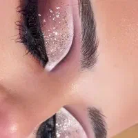 میکاپ و شینیون فقط ۱۶۰۰یک میلیون و ششصد