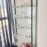 ویترین و کمد شیشه ای