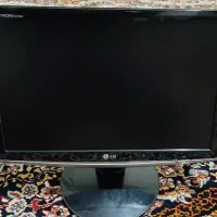 مانیتور در حد نو