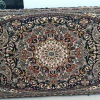 پشتی کارکرده در حدنو و تمیز