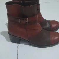 نیم بوت و لباس مجلسی