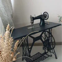 چرخ خیاطی آنتیک بسیار قدیمی