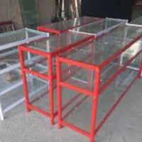 یک عدد ویترین نو قرمز رنگ ۱مترنیم به فروش میرسد|فروشگاه و مغازه|کوهدشت, |دیوار