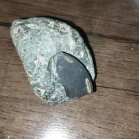 کارشناسی سنگ و فروش یاقوت و زمرد
