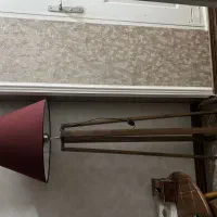 آباژور ایستاده