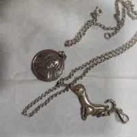 زنجیر کلافه ای ومدال