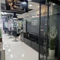 اجاره صندلی در آرایشگاه مردانه