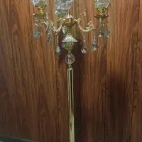 آواژور ایستاده طلایی