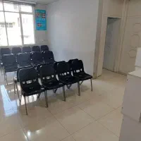 منشی مطب معاینه چشم