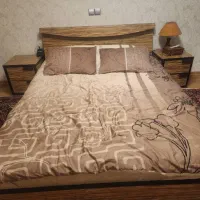 تخت دونفره با میز آرایش