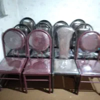 صندلی فلزی در حد نو