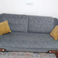 مبل راحتی تمیز بدون پارگی وفرو رفتگی